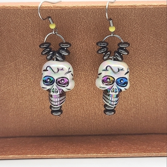 Handcrafted Skull Hematite Beaded Dangle Fashion Earrings - Picture 9 of 11